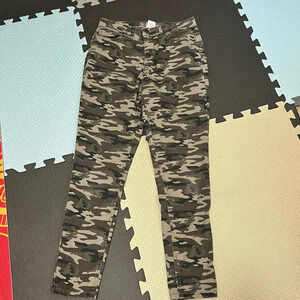 No Boundaries (NO BO) Juniors High Rise Skinny Camo Size 11 (28 inseam)